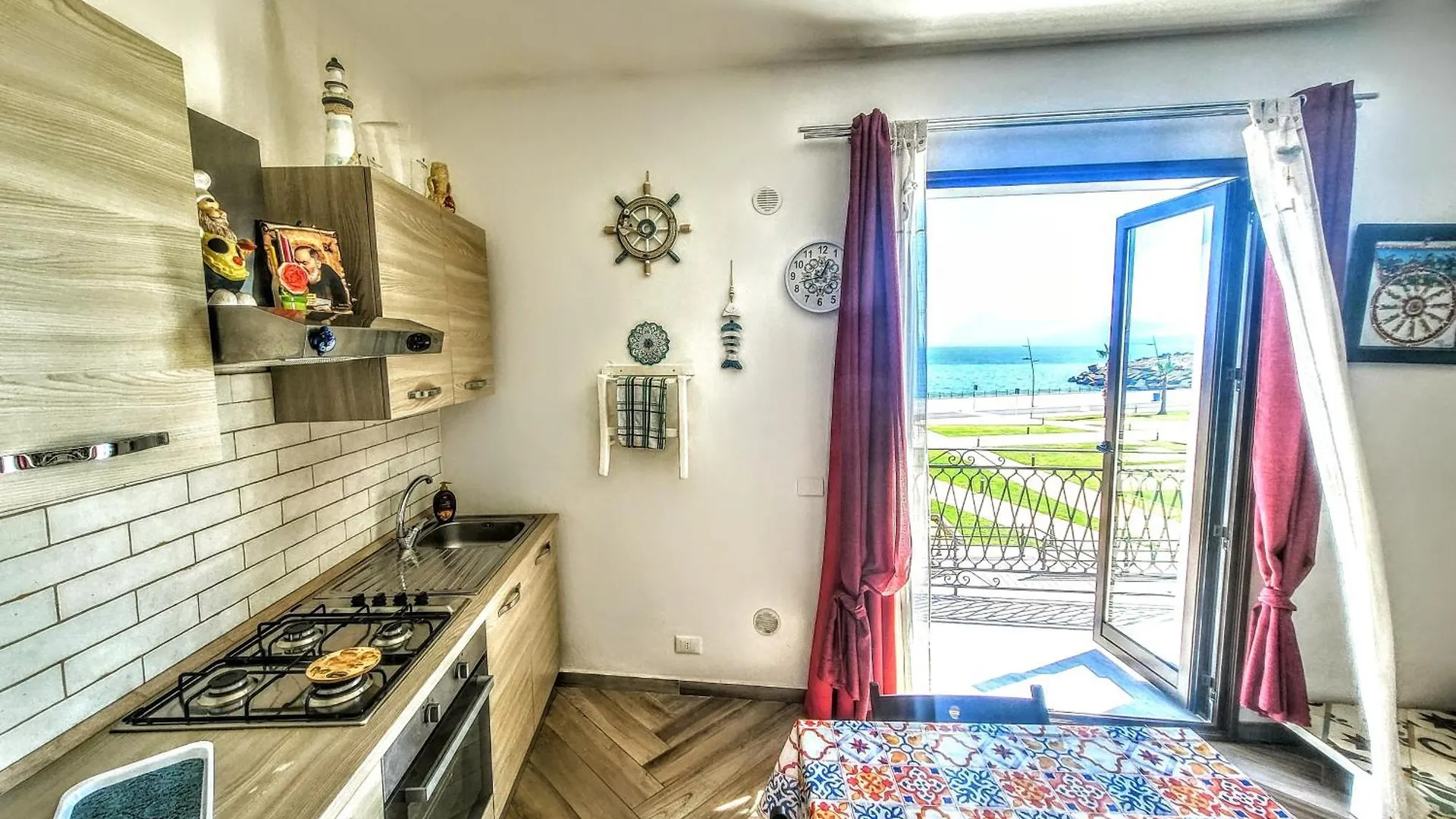 Seafront House Gabbiano Azzurro Apartment Santa Flavia Italy