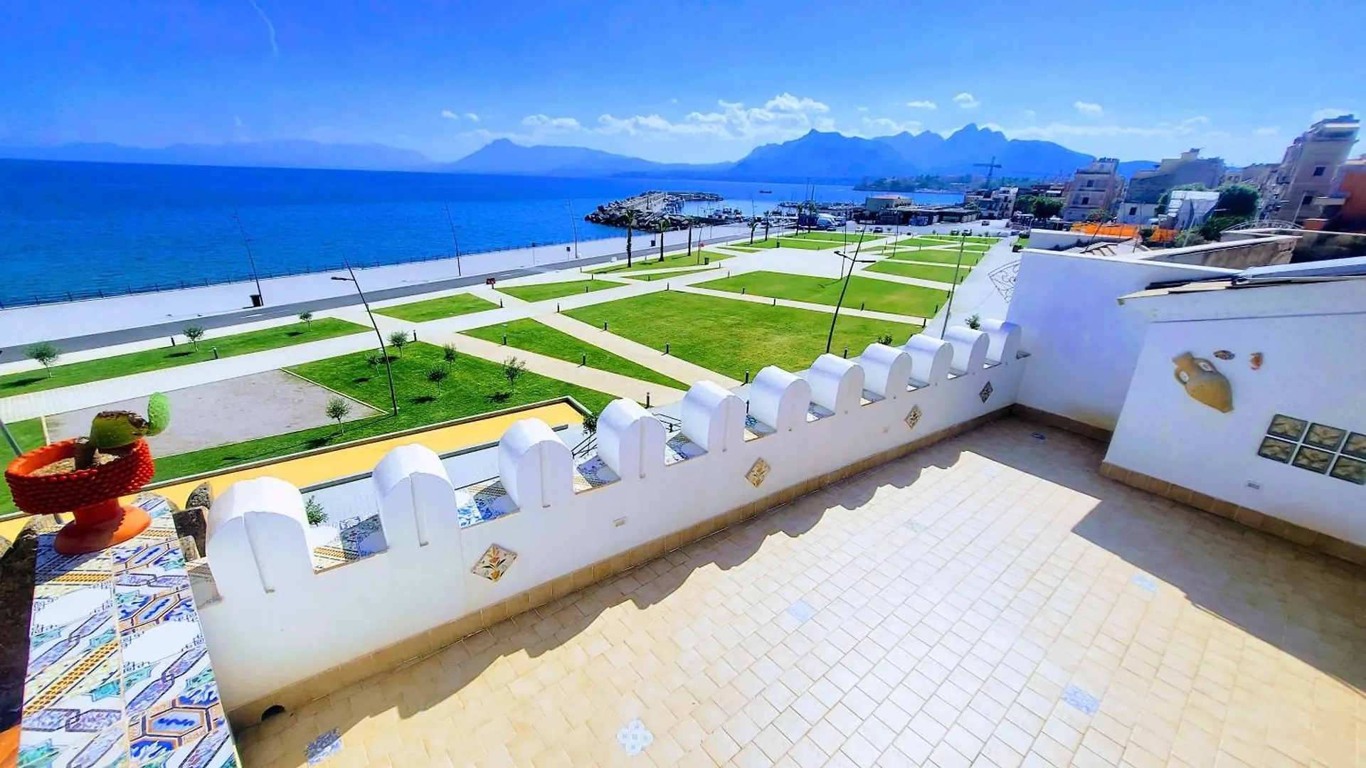 Seafront House Gabbiano Azzurro Apartment Santa Flavia