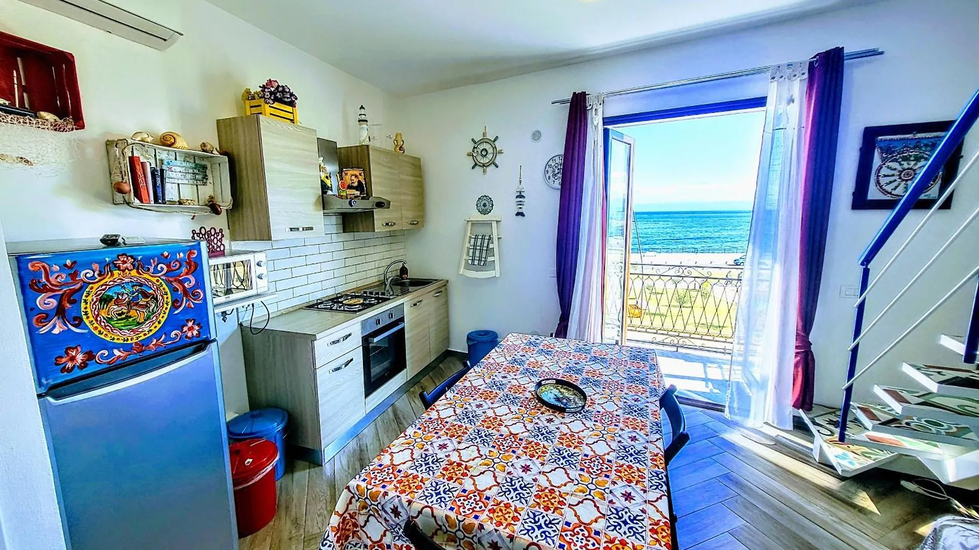 Seafront House Gabbiano Azzurro Apartment Santa Flavia Italy